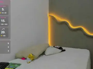 Katalina-15  live sex cam