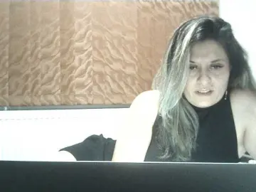 Lionessmom  live sex cam