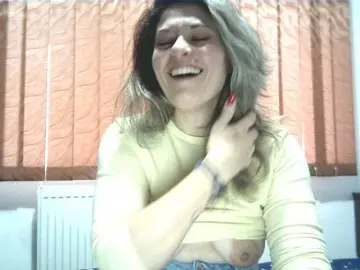 Lionessmom  live sex cam