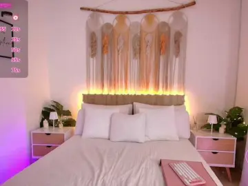 EvyOwens  live sex cam