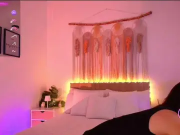 EvyOwens  live sex cam