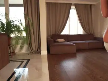 Baby-maksin  live sex cam