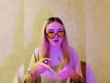 X-Michelle-x  live sex cam