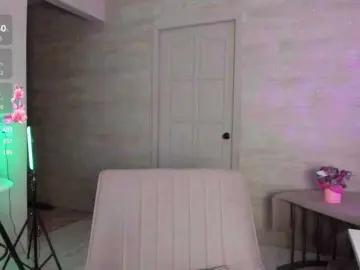 Yaevanutaya  live sex cam