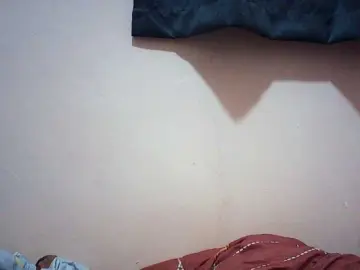 Hornysylvia  live sex cam