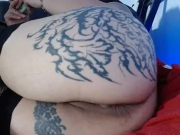 Lizhot2305  live sex cam