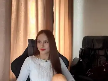 OliviaSkims  live sex cam