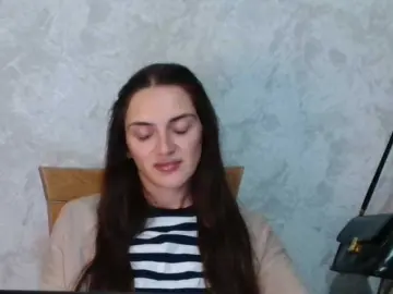 FlirtyRoxi  live sex cam