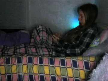 MilaStoned  live sex cam