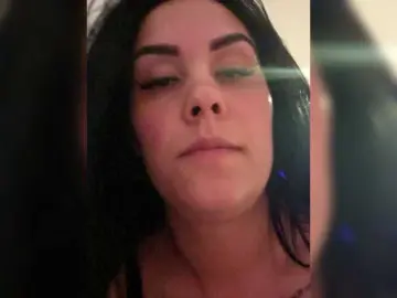 Carolina97  live sex cam