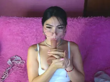 Keitymoon  live sex cam