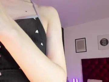 Aliceincumland  live sex cam