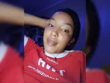 BeautifulGia  live sex cam
