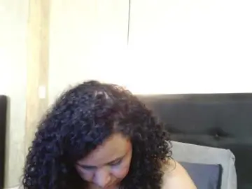 Danielaa-a  live sex cam