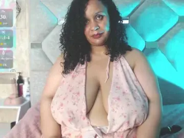 Danielaa-a  live sex cam