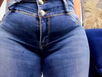 Milf-loven  live sex cam