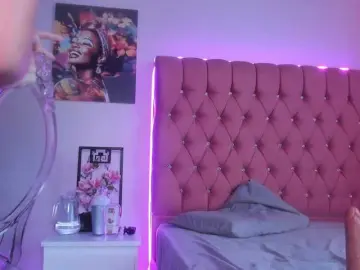 Naddyne  live sex cam