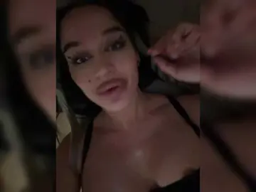 NotBellucci  live sex cam