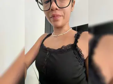 RachelTooms  live sex cam