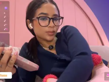 RachelTooms  live sex cam