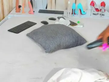 Deliciousbizt  live sex cam