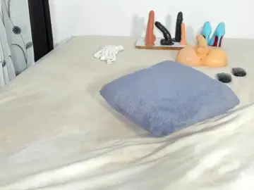 Deliciousbizt  live sex cam