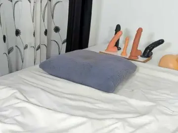 Deliciousbizt  live sex cam