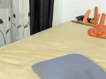 Deliciousbizt  live sex cam