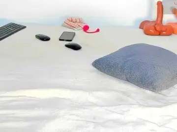 Deliciousbizt  live sex cam