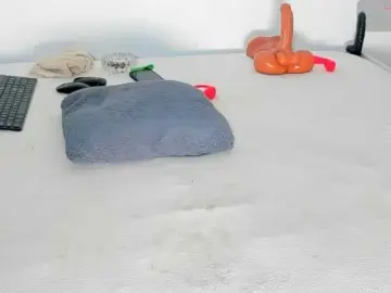 Deliciousbizt  live sex cam