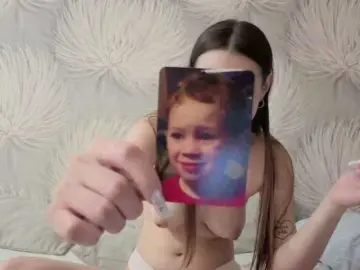 TrenaSuozzi  live sex cam