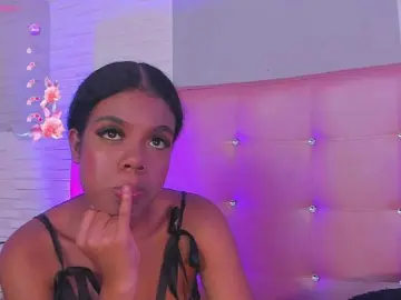 Miaawills  live sex cam
