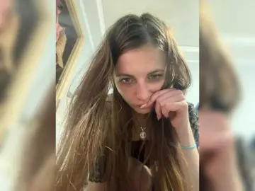 AlishaGold  live sex cam