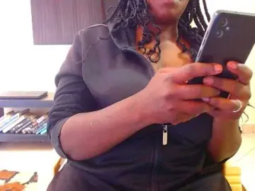 Dalia70  live sex cam