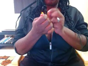 Dalia70  live sex cam