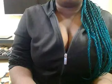 Dalia70  live sex cam