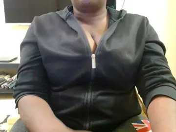 Dalia70  live sex cam