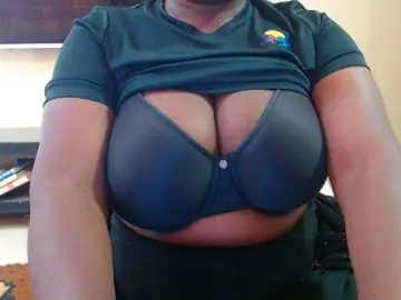 Dalia70  live sex cam