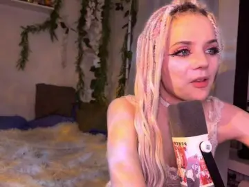 Nightmare-Moon  live sex cam