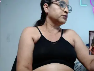 Yaya189  live sex cam