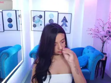 Chloe-meww  live sex cam