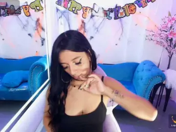 Chloe-meww  live sex cam