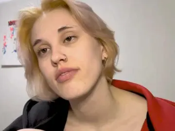 DeloiseChuta  live sex cam