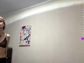 DeloiseChuta  live sex cam