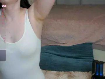 CloudyLina  live sex cam