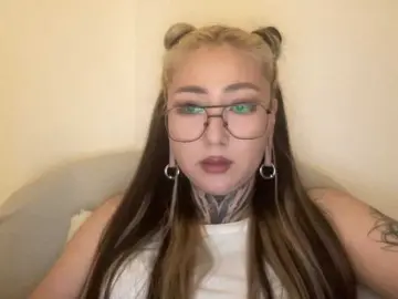 Risha-1  live sex cam