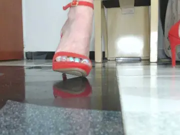 Saaramilleer  live sex cam