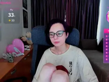 MiniLussiya  live sex cam