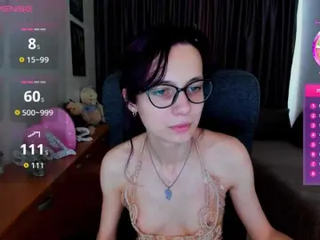 MiniLussiya  live sex cam