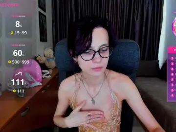 MiniLussiya  live sex cam
